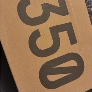 Yeezy 350 V2 lightly worn